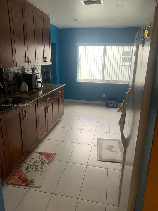 For Sale: $319,900 (2 beds, 2 baths, 1442 Square Feet)