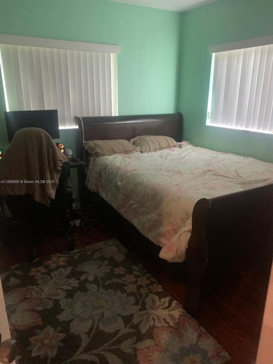 For Sale: $319,900 (2 beds, 2 baths, 1442 Square Feet)