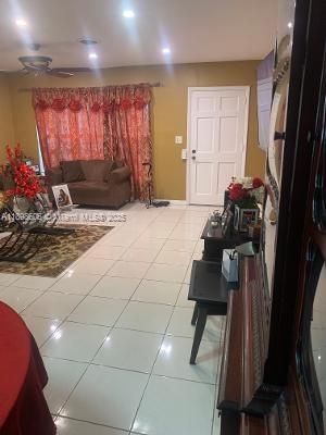 For Sale: $319,900 (2 beds, 2 baths, 1442 Square Feet)