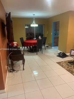 For Sale: $319,900 (2 beds, 2 baths, 1442 Square Feet)