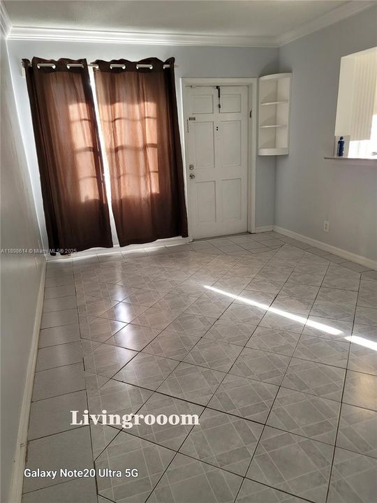 For Sale: $158,000 (1 beds, 1 baths, 576 Square Feet)