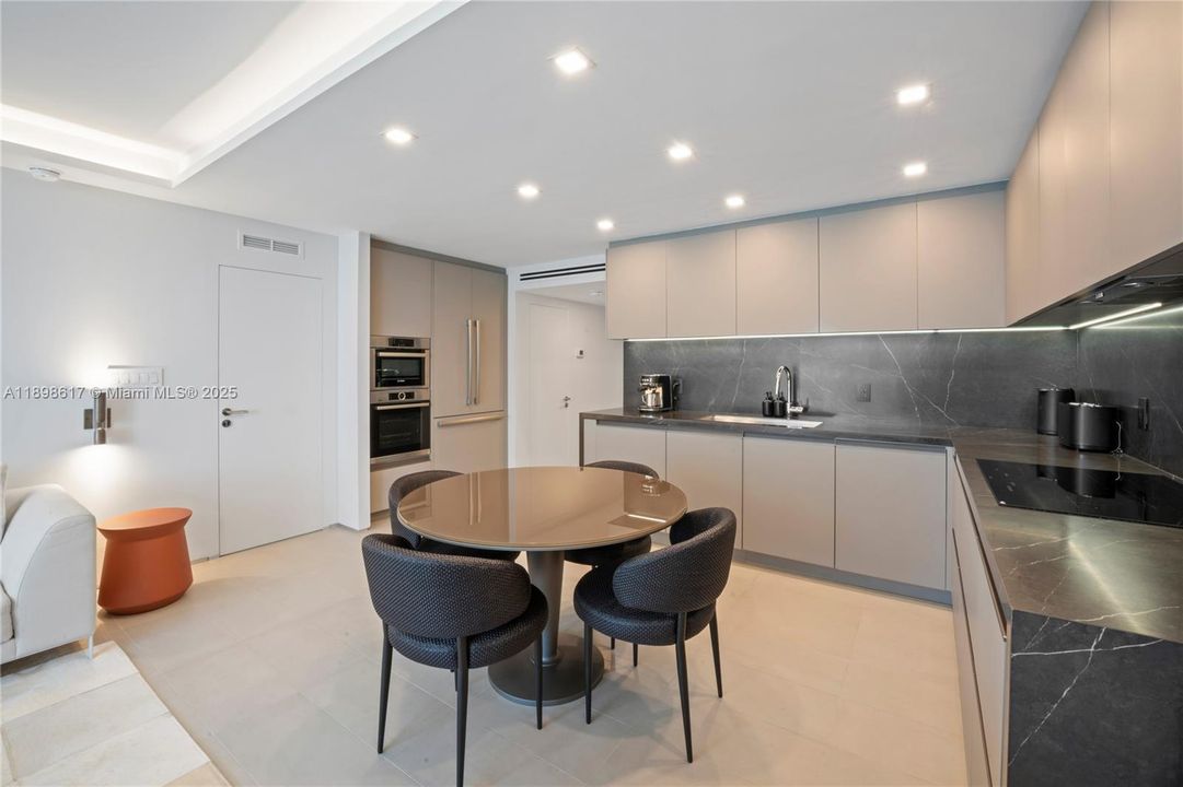 На продажу: $1,545,000 (1 спален, 2 ванн, 960 Квадратных фут)