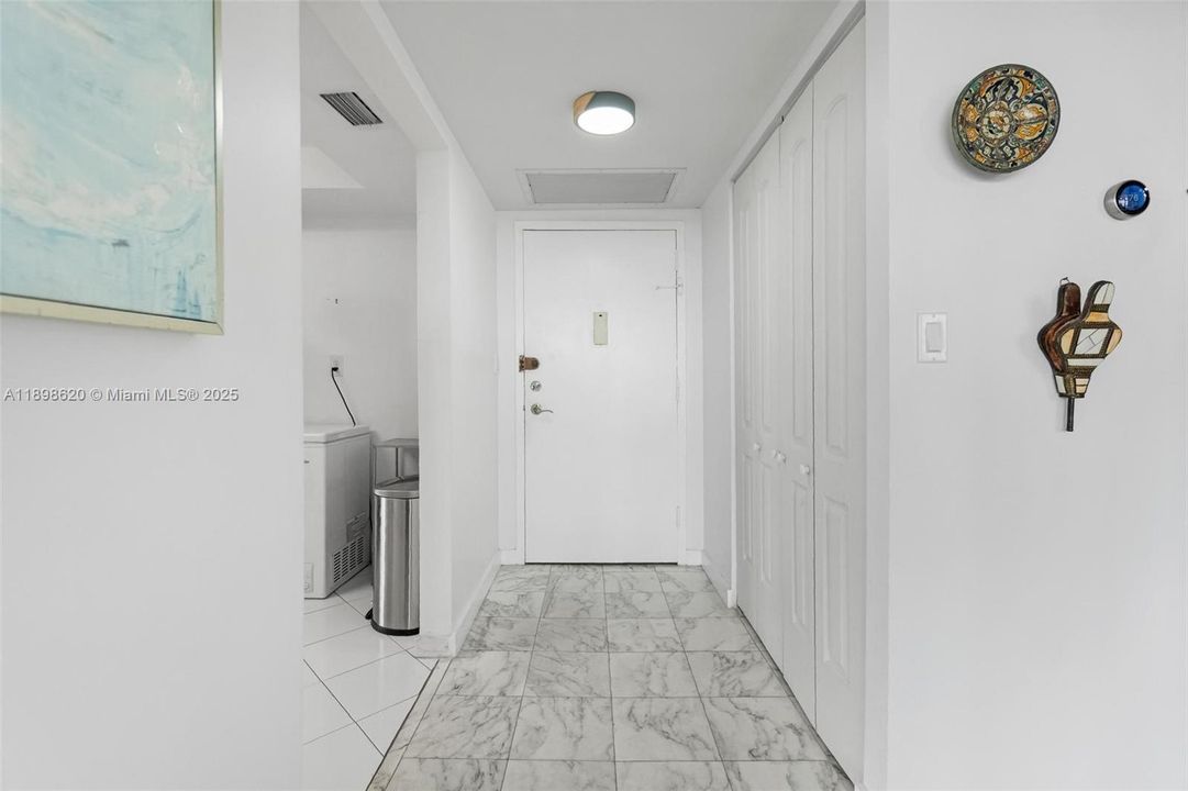 For Sale: $435,000 (2 beds, 2 baths, 1430 Square Feet)