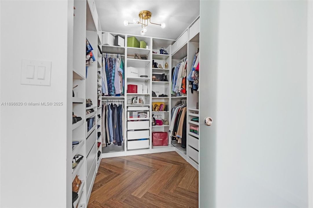 For Sale: $435,000 (2 beds, 2 baths, 1430 Square Feet)