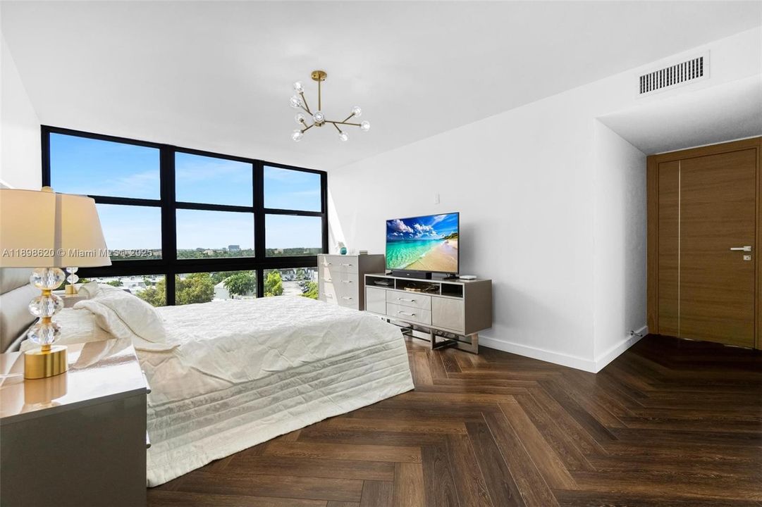 For Sale: $435,000 (2 beds, 2 baths, 1430 Square Feet)