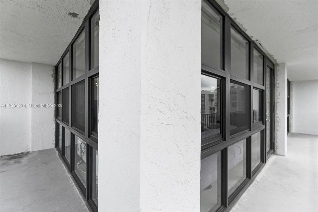 For Sale: $435,000 (2 beds, 2 baths, 1430 Square Feet)