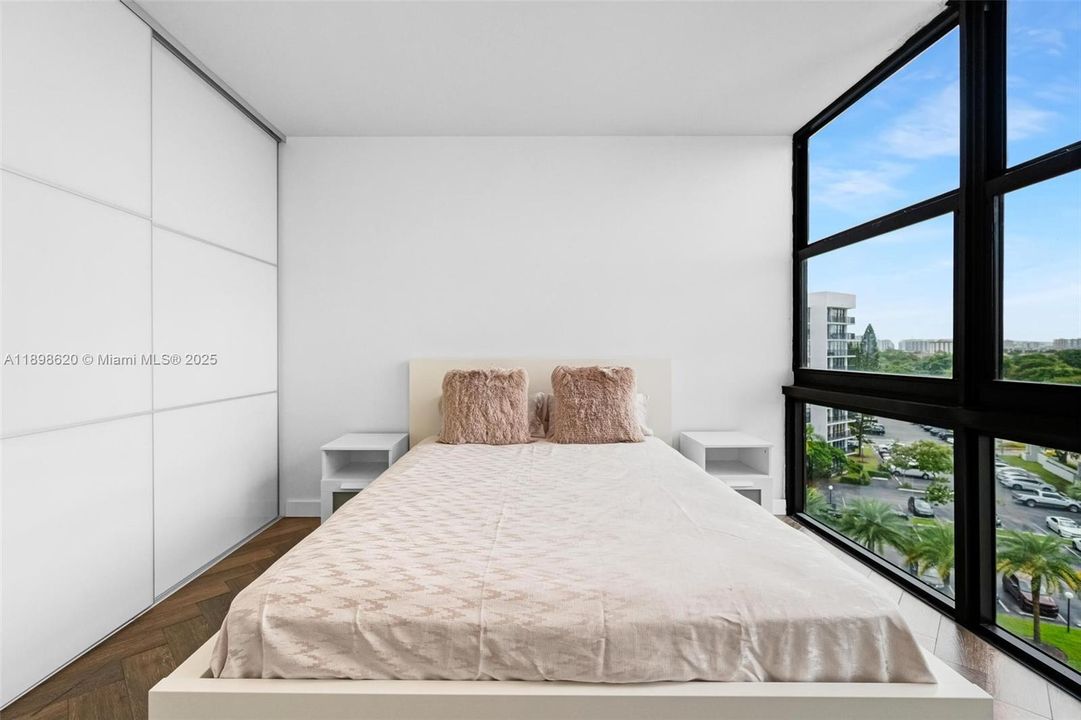 For Sale: $435,000 (2 beds, 2 baths, 1430 Square Feet)