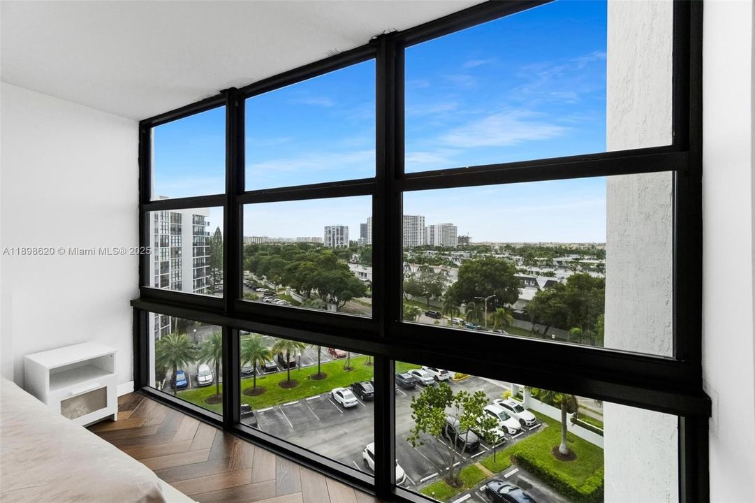 For Sale: $435,000 (2 beds, 2 baths, 1430 Square Feet)