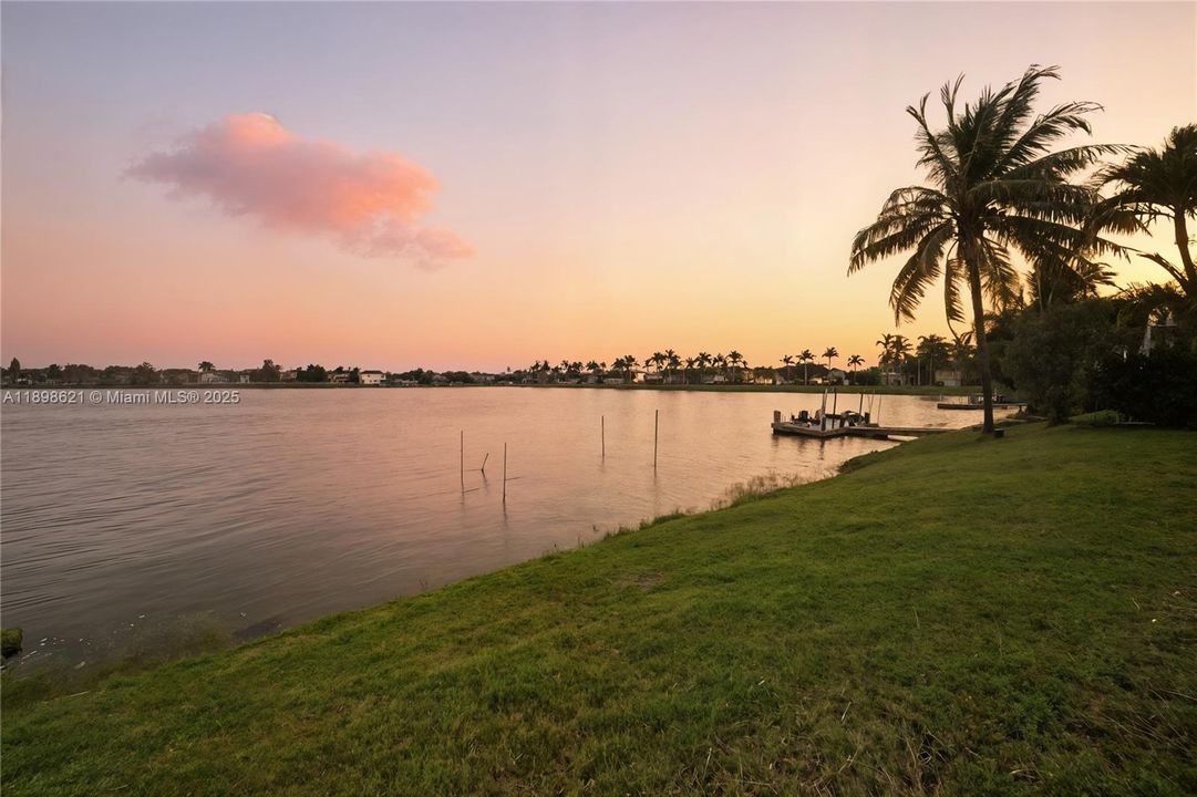 Active With Contract: $799,000 (3 beds, 2 baths, 1759 Square Feet)