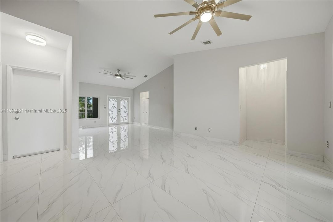 Active With Contract: $799,000 (3 beds, 2 baths, 1759 Square Feet)