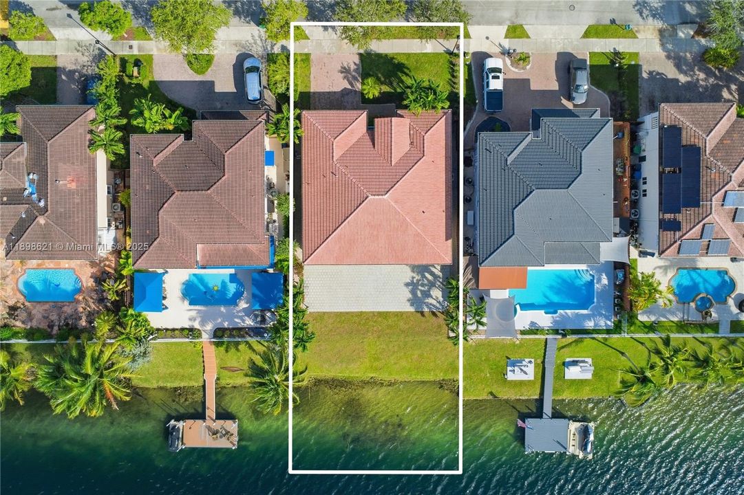 Active With Contract: $799,000 (3 beds, 2 baths, 1759 Square Feet)