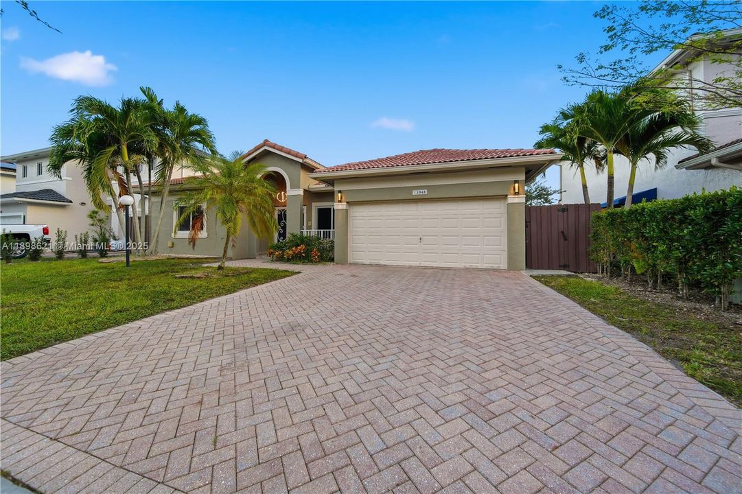 Active With Contract: $799,000 (3 beds, 2 baths, 1759 Square Feet)