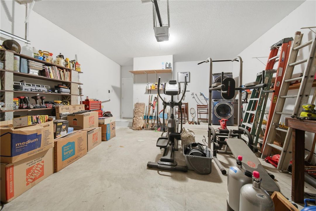 Active With Contract: $799,000 (3 beds, 2 baths, 1759 Square Feet)