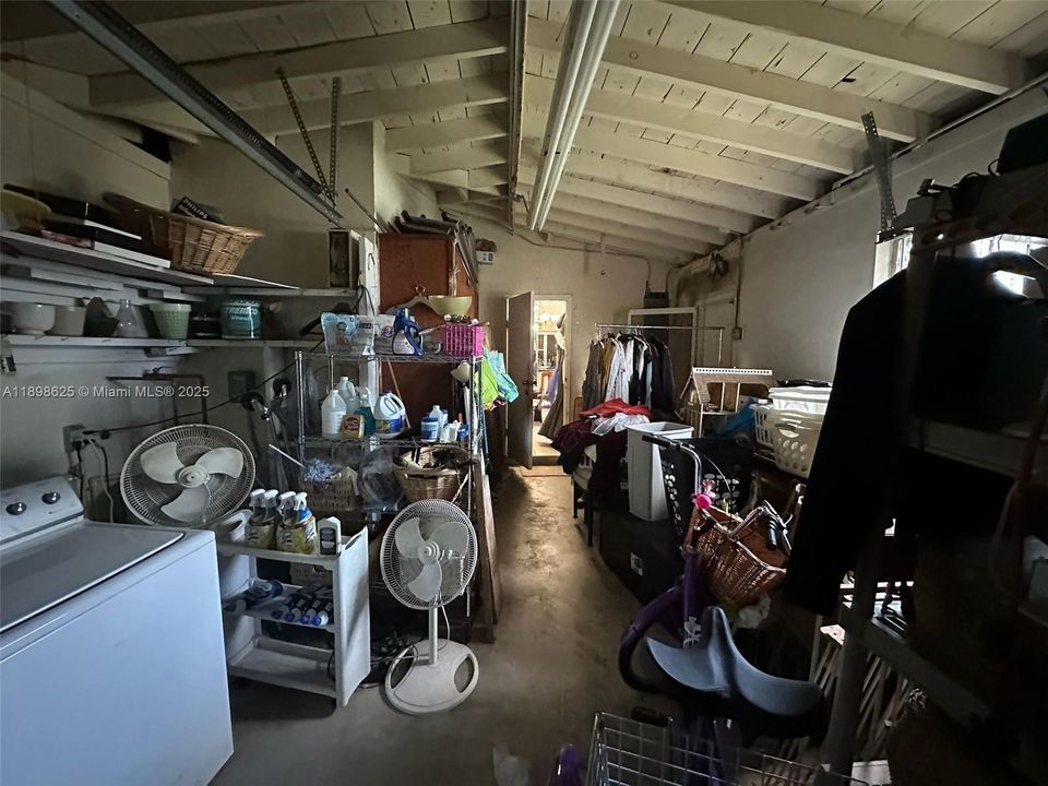 Недавно продано: $375,000 (3 спален, 2 ванн, 1803 Квадратных фут)