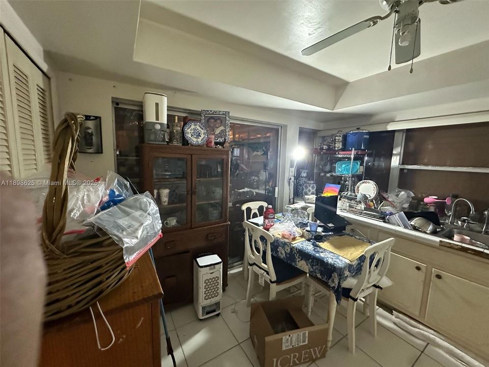 Недавно продано: $375,000 (3 спален, 2 ванн, 1803 Квадратных фут)