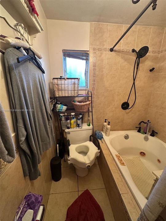 Недавно продано: $375,000 (3 спален, 2 ванн, 1803 Квадратных фут)