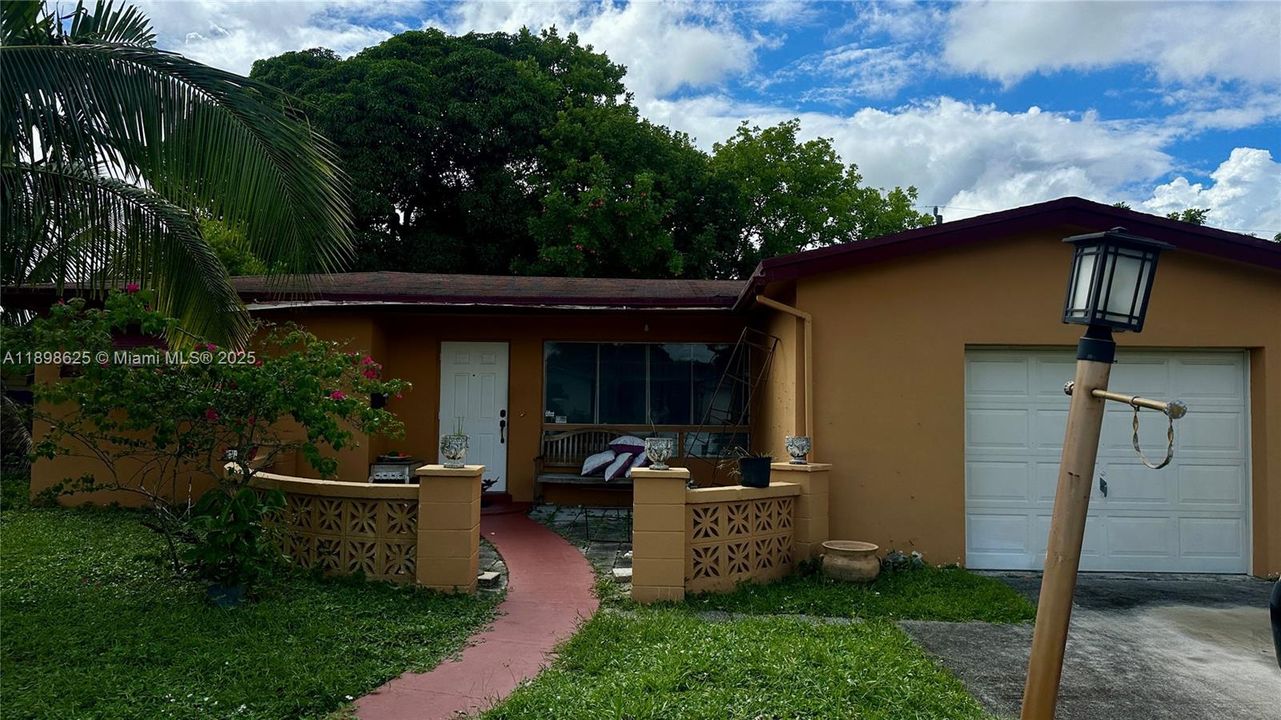 Недавно продано: $375,000 (3 спален, 2 ванн, 1803 Квадратных фут)