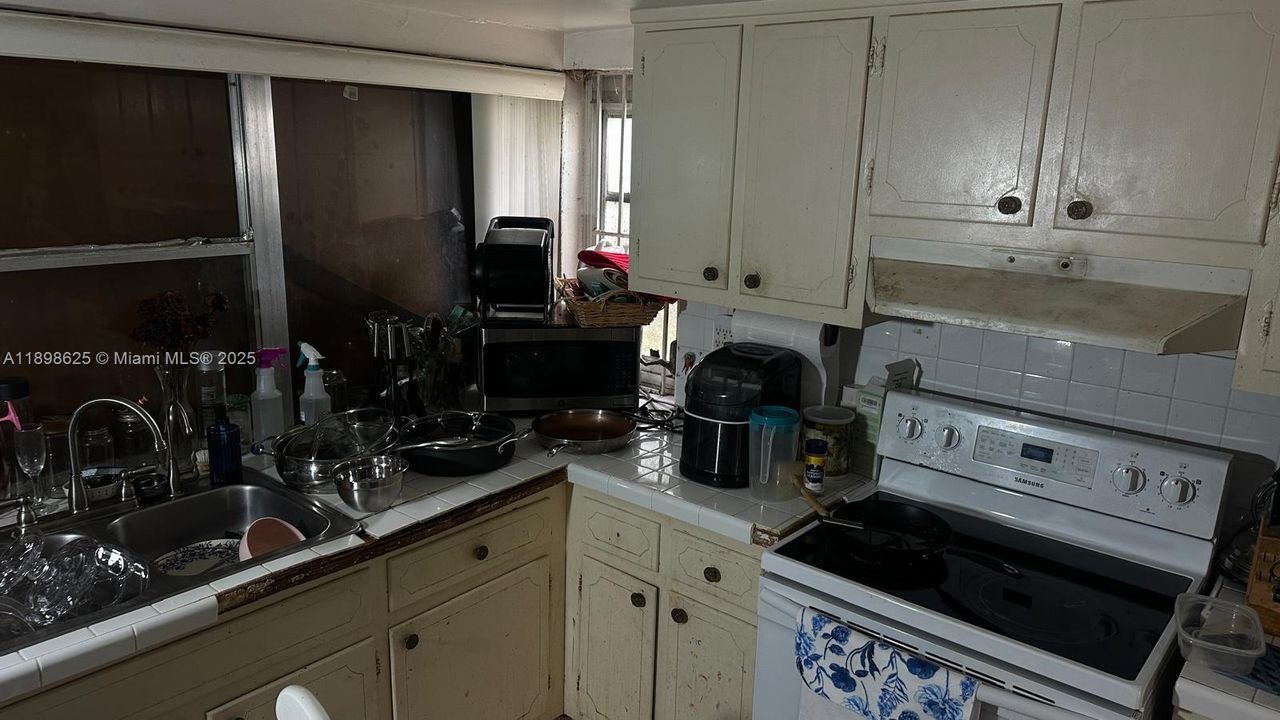 Недавно продано: $375,000 (3 спален, 2 ванн, 1803 Квадратных фут)