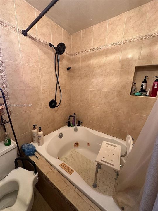 Недавно продано: $375,000 (3 спален, 2 ванн, 1803 Квадратных фут)