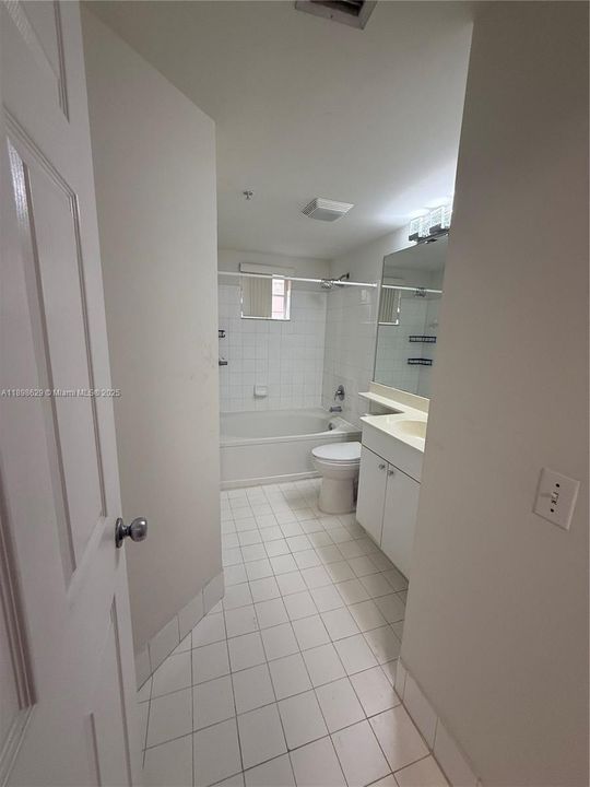For Rent: $2,000 (1 beds, 1 baths, 673 Square Feet)