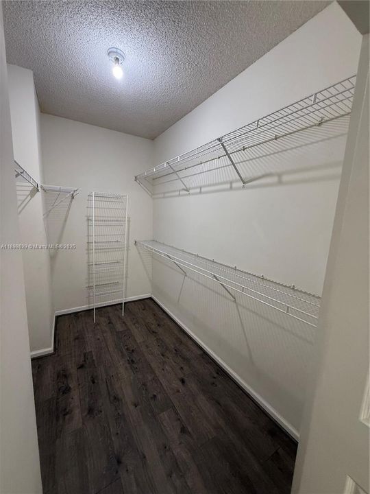 For Rent: $2,000 (1 beds, 1 baths, 673 Square Feet)