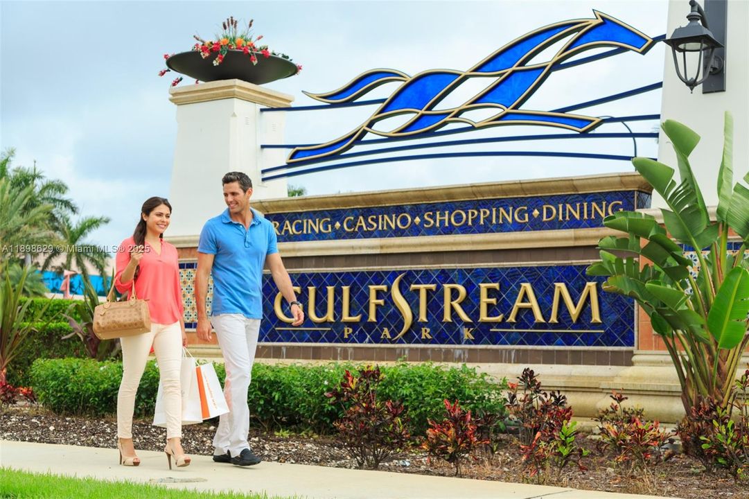 10 minute drive to Gulfstream casino and shops