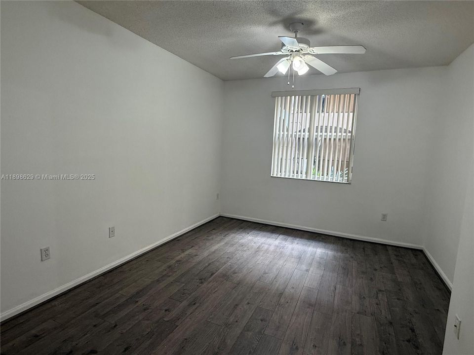 For Rent: $2,000 (1 beds, 1 baths, 673 Square Feet)