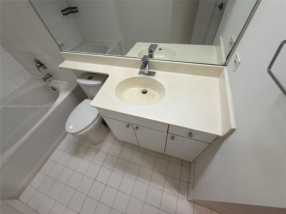 For Rent: $2,000 (1 beds, 1 baths, 673 Square Feet)