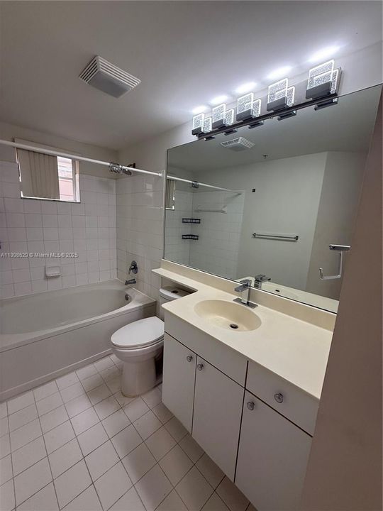 For Rent: $2,000 (1 beds, 1 baths, 673 Square Feet)