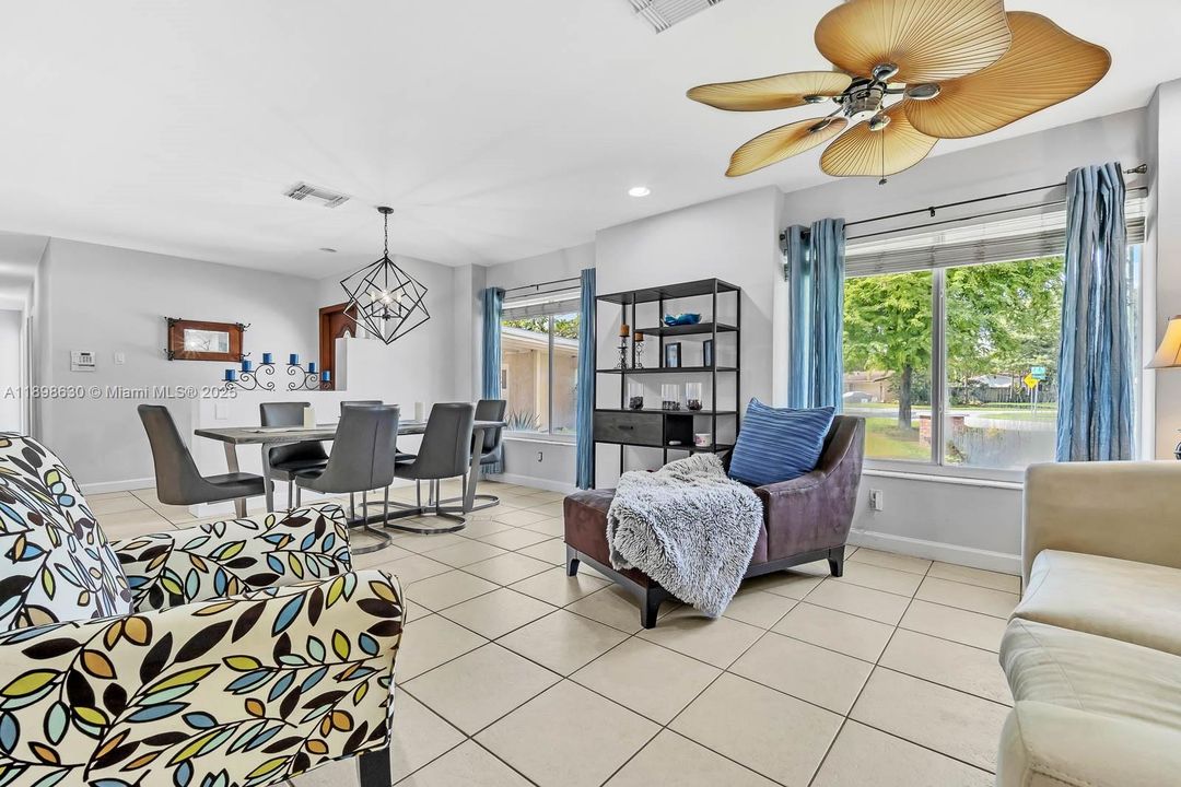 Active With Contract: $800,000 (4 beds, 3 baths, 2556 Square Feet)