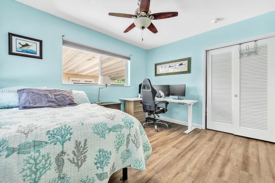 Active With Contract: $800,000 (4 beds, 3 baths, 2556 Square Feet)