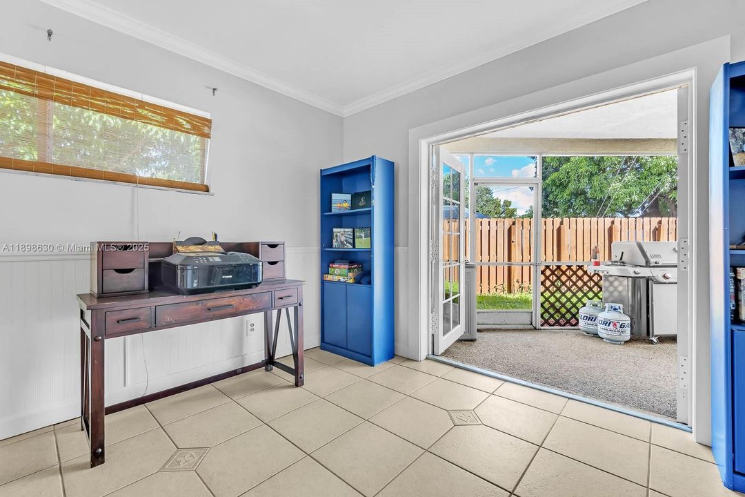 Active With Contract: $800,000 (4 beds, 3 baths, 2556 Square Feet)