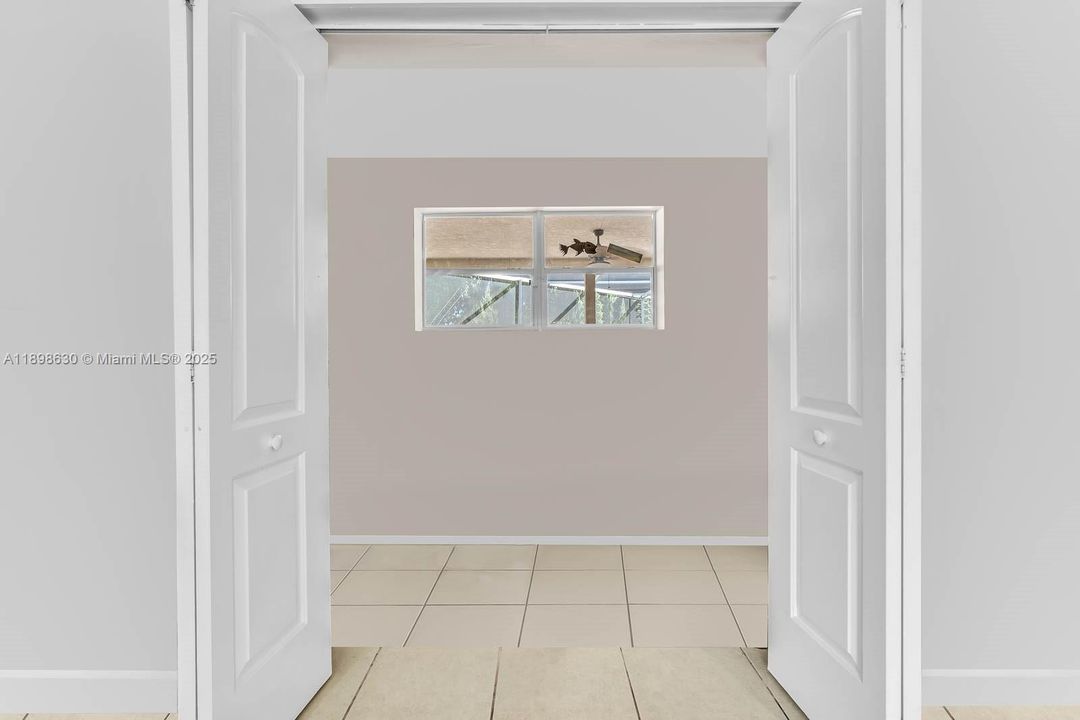 Active With Contract: $800,000 (4 beds, 3 baths, 2556 Square Feet)