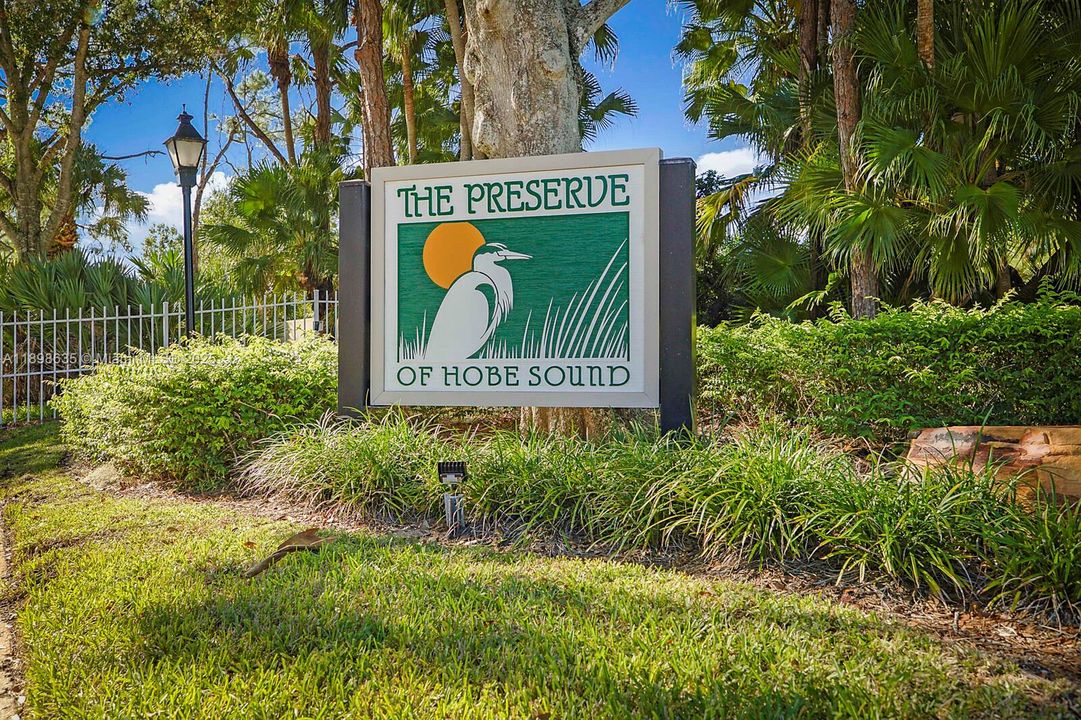 Vendido Recientemente: $449,000 (3 camas, 2 baños, 2017 Pies cuadrados)