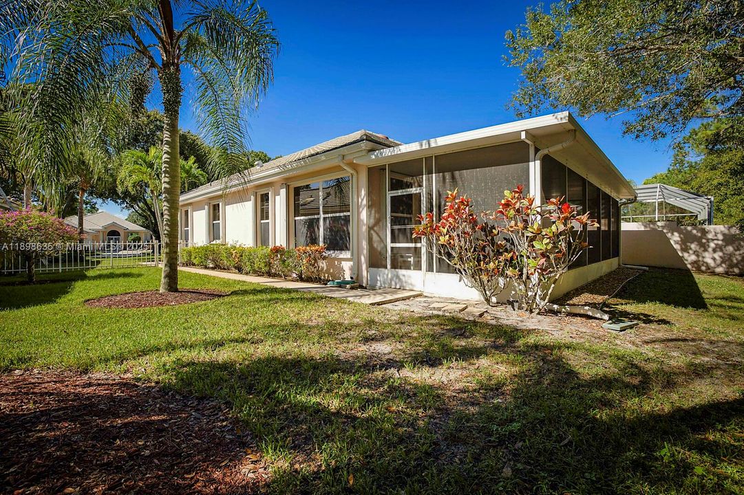 Vendido Recientemente: $449,000 (3 camas, 2 baños, 2017 Pies cuadrados)