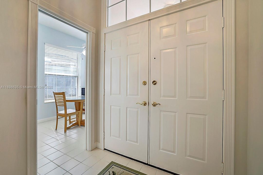 Vendido Recientemente: $449,000 (3 camas, 2 baños, 2017 Pies cuadrados)