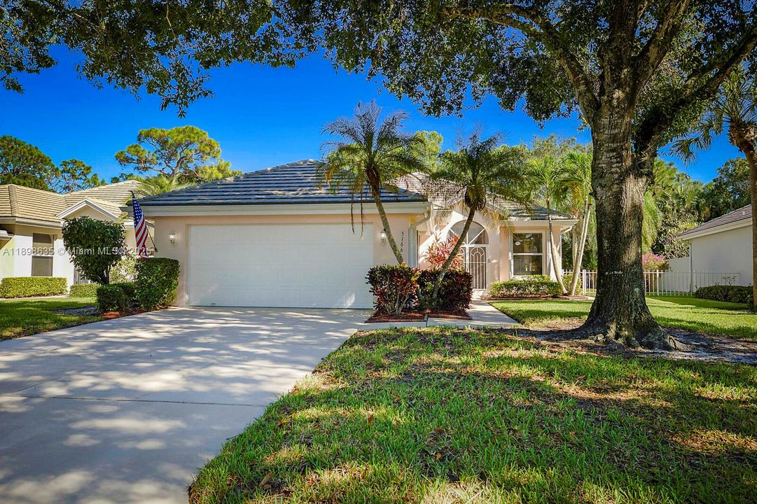 Vendido Recientemente: $449,000 (3 camas, 2 baños, 2017 Pies cuadrados)