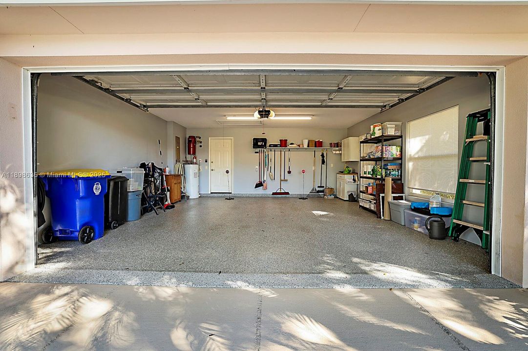 Vendido Recientemente: $449,000 (3 camas, 2 baños, 2017 Pies cuadrados)