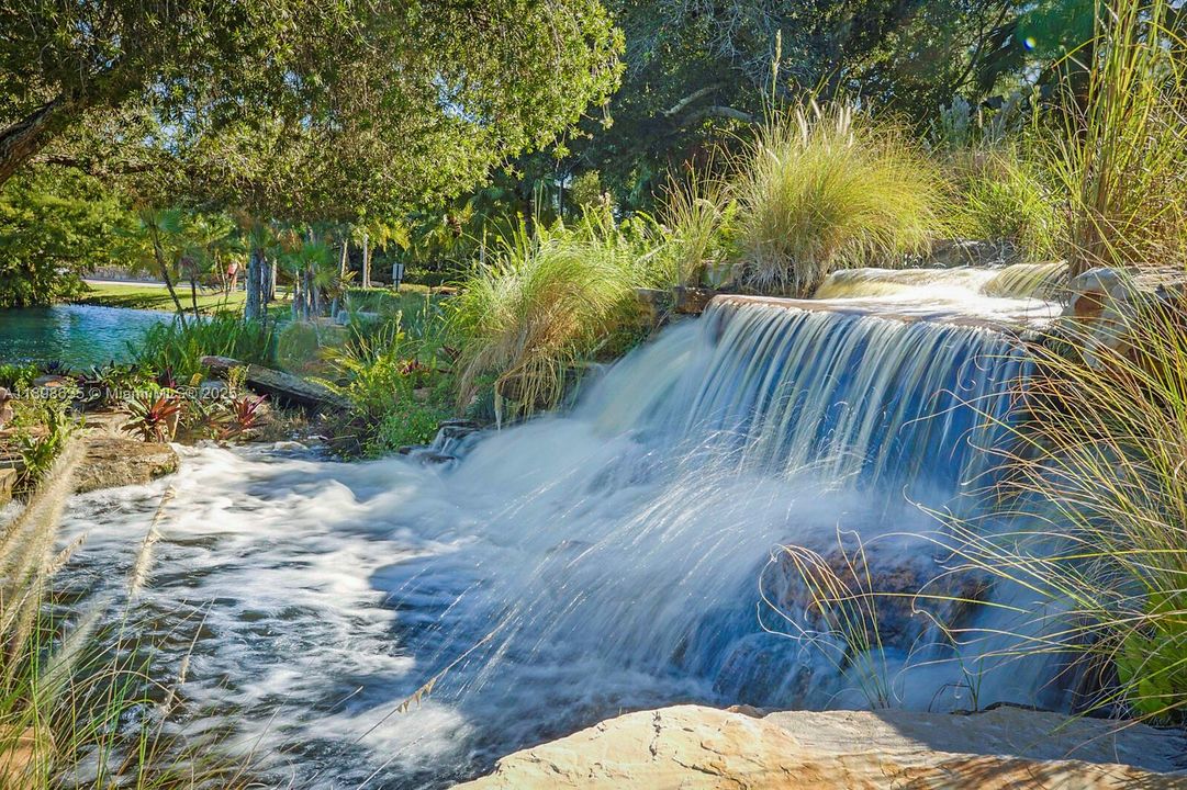 Vendido Recientemente: $449,000 (3 camas, 2 baños, 2017 Pies cuadrados)