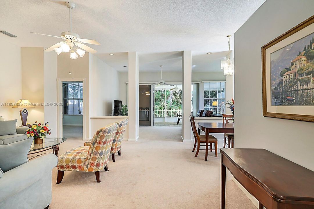 Vendido Recientemente: $449,000 (3 camas, 2 baños, 2017 Pies cuadrados)