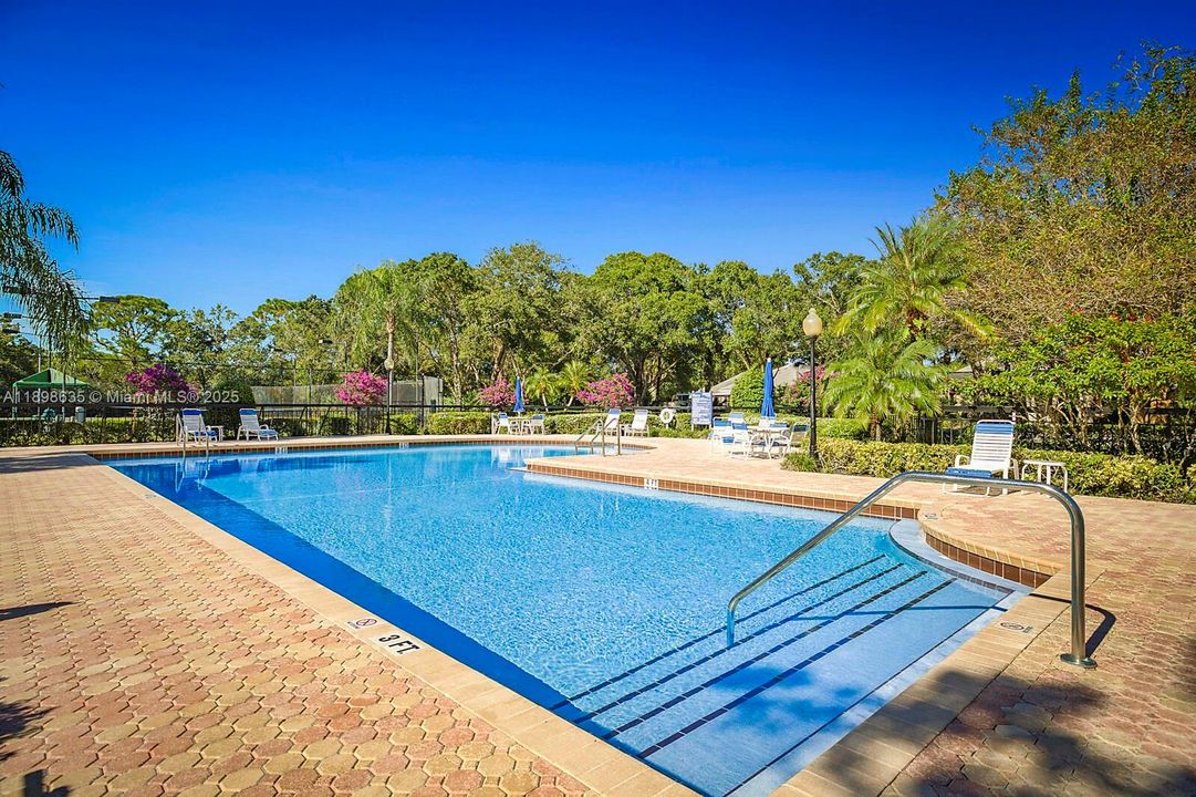 Vendido Recientemente: $449,000 (3 camas, 2 baños, 2017 Pies cuadrados)