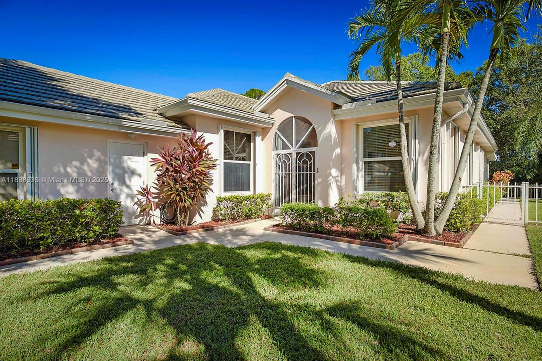 Vendido Recientemente: $449,000 (3 camas, 2 baños, 2017 Pies cuadrados)