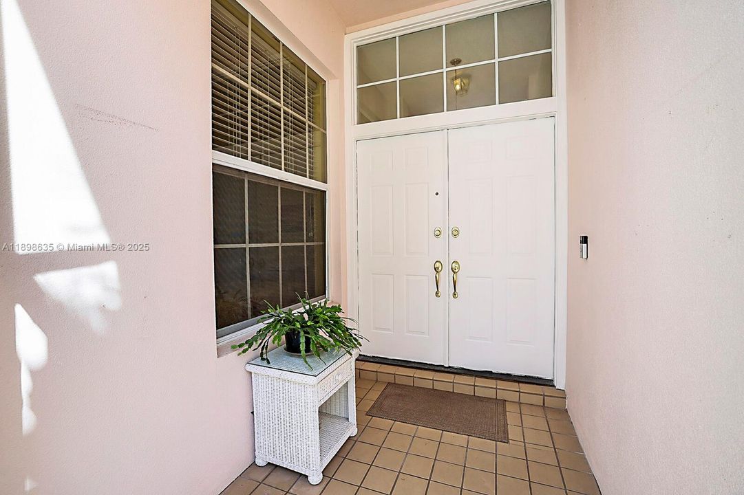 Vendido Recientemente: $449,000 (3 camas, 2 baños, 2017 Pies cuadrados)