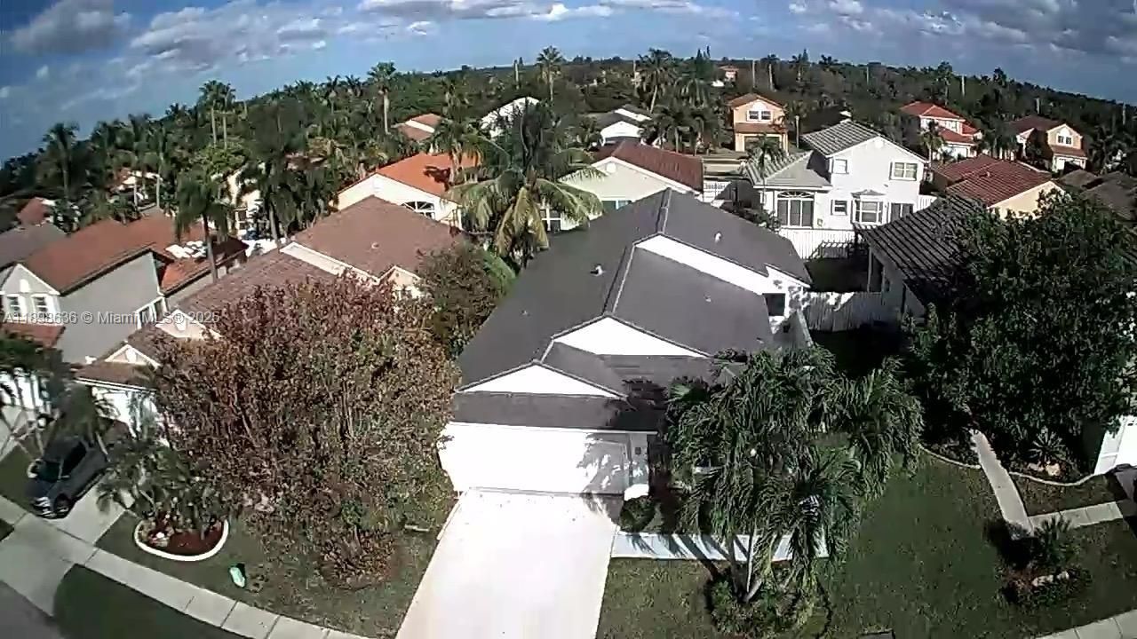 合同活跃: $680,000 (3 贝兹, 2 浴室, 1797 平方英尺)