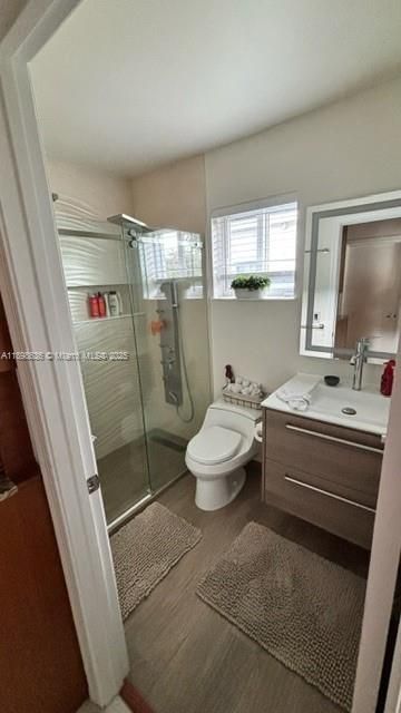 合同活跃: $680,000 (3 贝兹, 2 浴室, 1797 平方英尺)