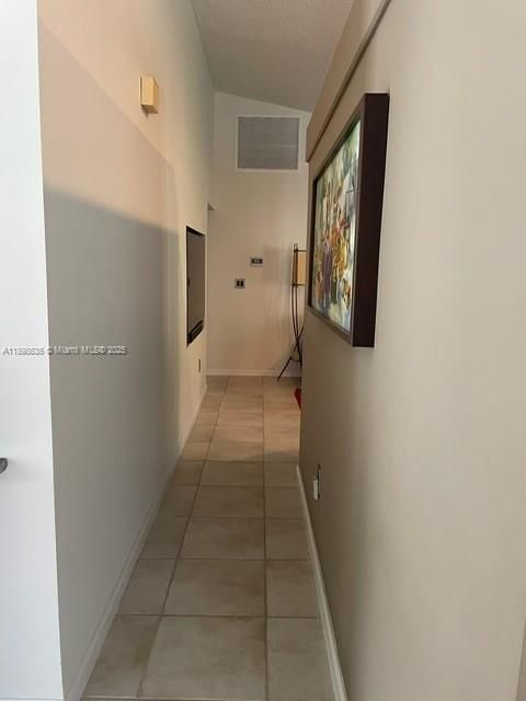 合同活跃: $680,000 (3 贝兹, 2 浴室, 1797 平方英尺)