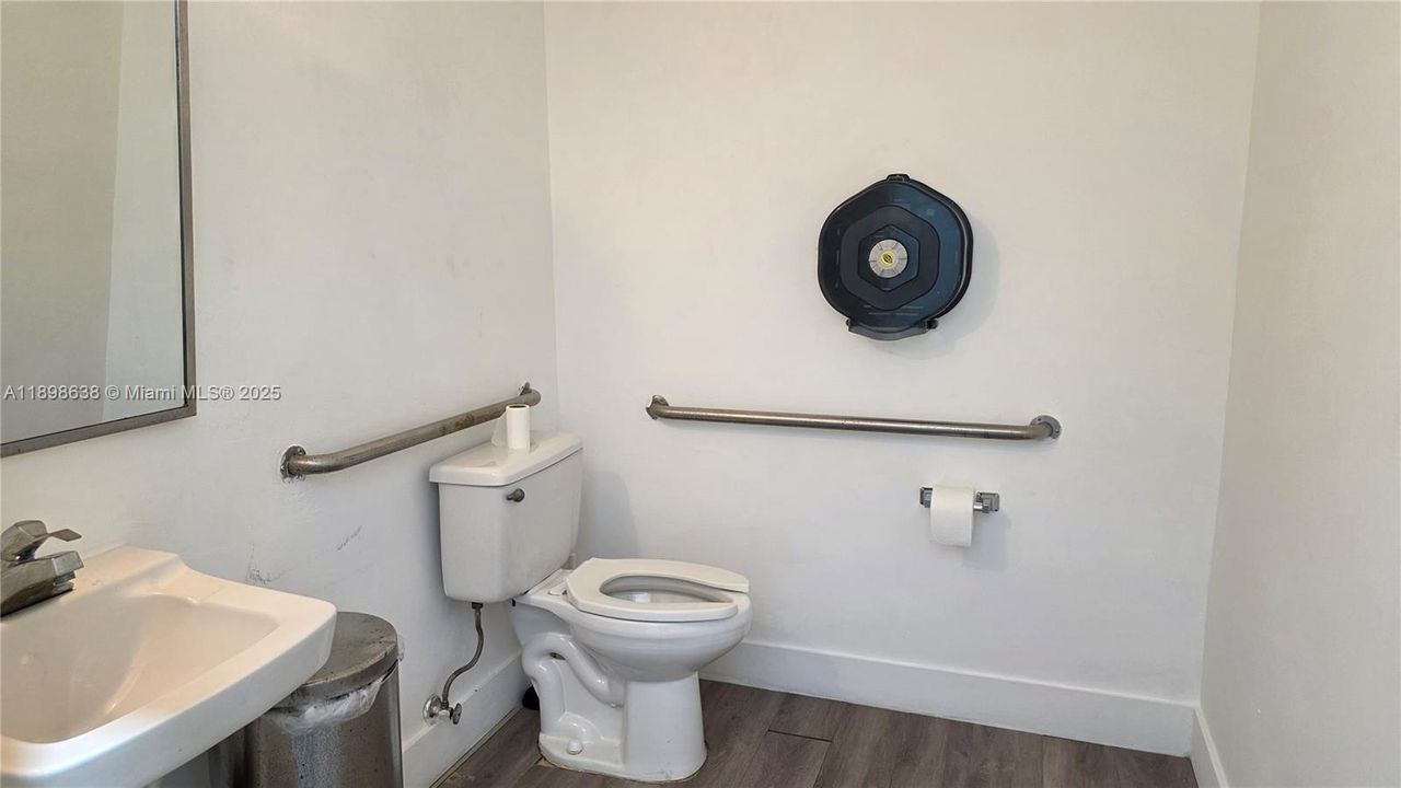 出租: $19,850 (0 贝兹, 0 浴室, 0 平方英尺)