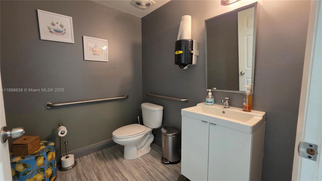 出租: $19,850 (0 贝兹, 0 浴室, 0 平方英尺)