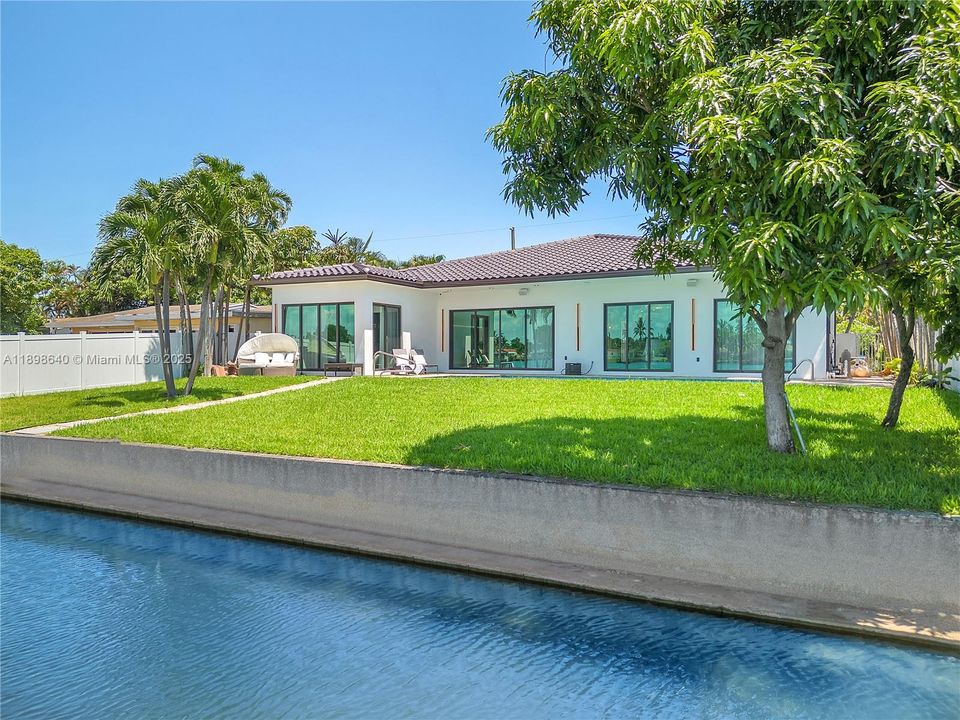 For Sale: $2,600,000 (3 beds, 3 baths, 0 Square Feet)