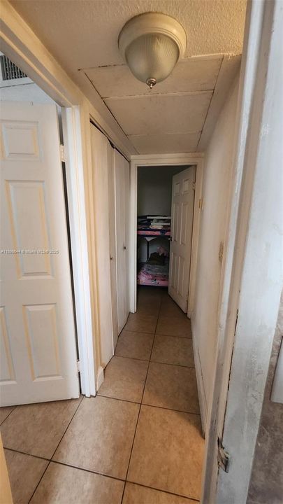 For Sale: $203,000 (2 beds, 1 baths, 760 Square Feet)